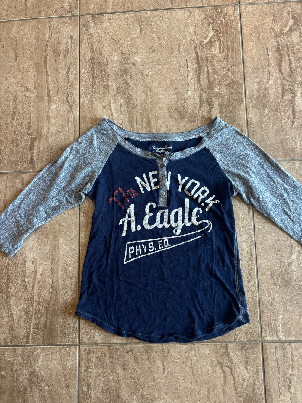 American Eagle Outfitters vintage 3/4 sleeve baseball tee